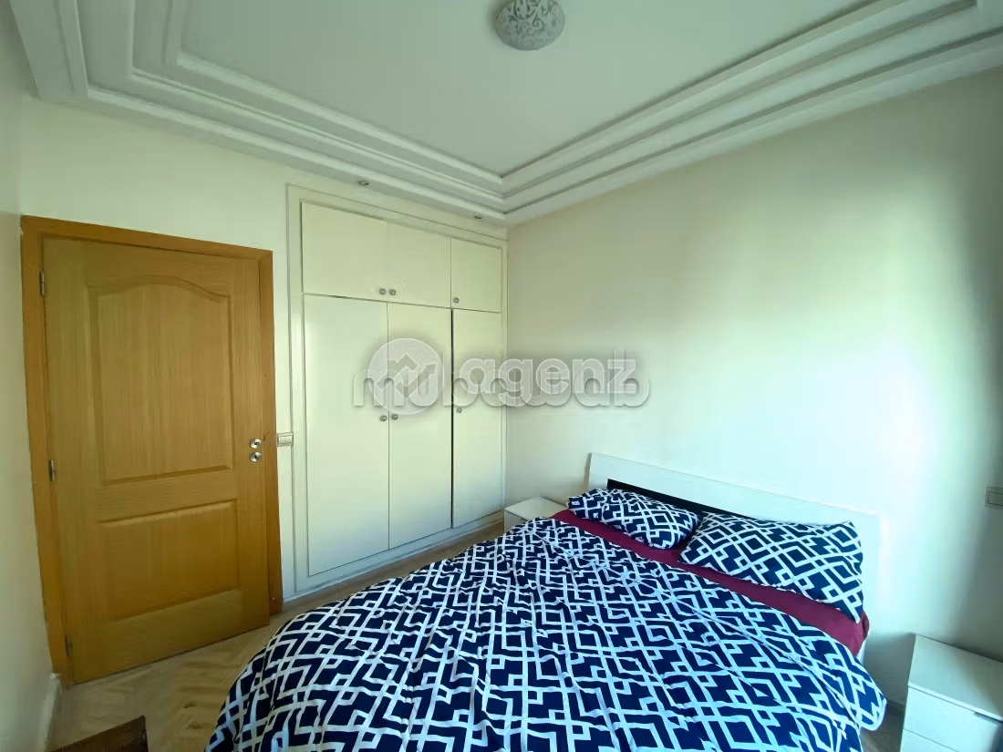 Apartment to purchase. 2 lovely rooms. With lift and terrace