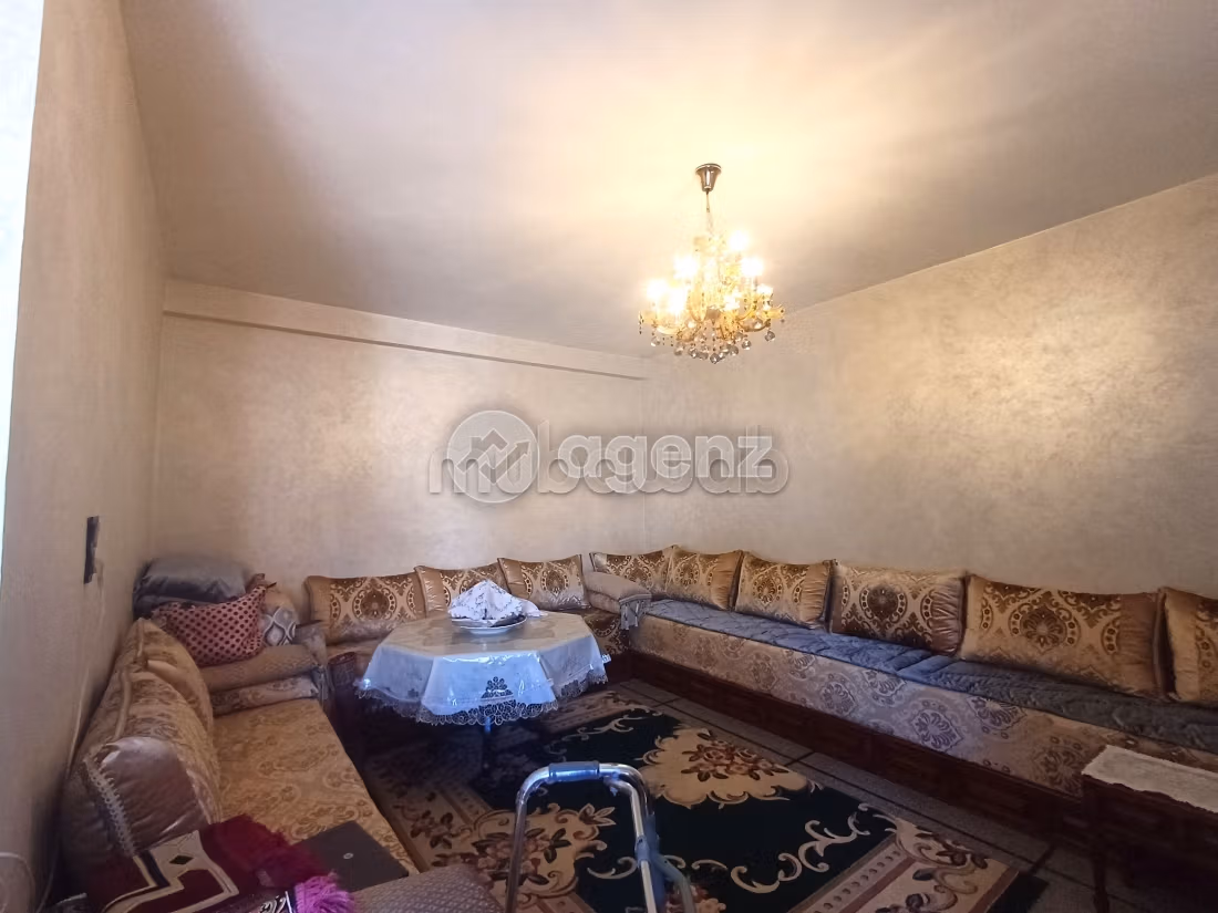 منزل ممتاز للبيع بالوازيس. 3 غرف رائعة. حديقة ومرآب