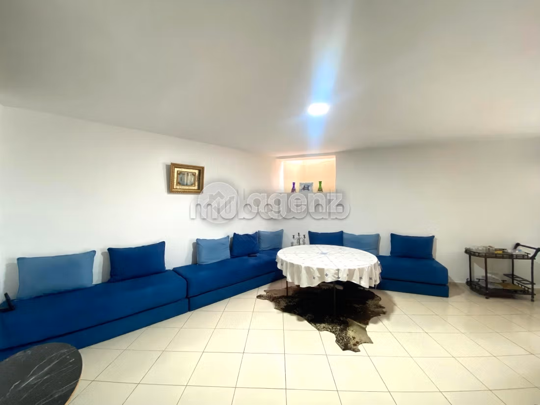 Nu te koop: villa's en luxe woningen in Laymoune. Totale oppervlakte 240 m². Tuin en garage
