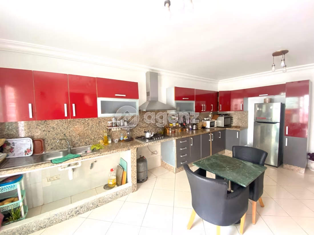 Nu te koop: villa's en luxe woningen in Laymoune. Totale oppervlakte 240 m². Tuin en garage