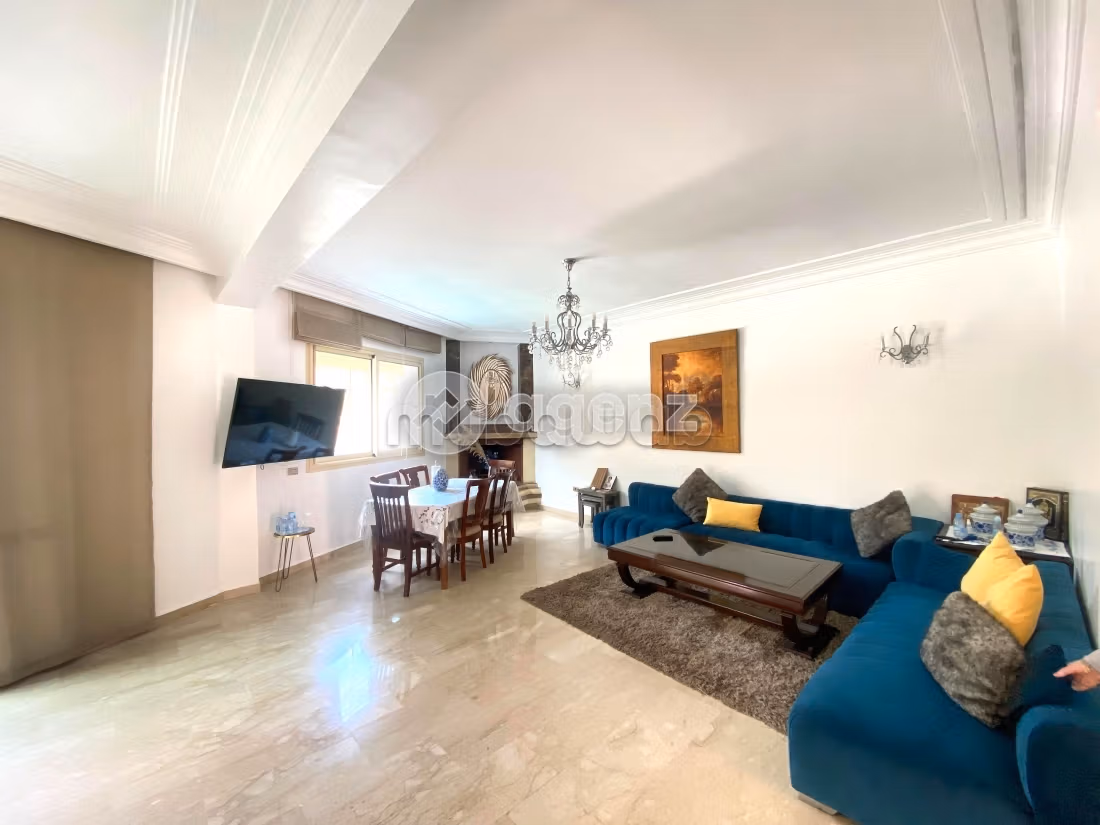 Nu te koop: villa's en luxe woningen in Laymoune. Totale oppervlakte 240 m². Tuin en garage