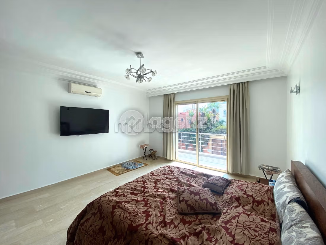 Nu te koop: villa's en luxe woningen in Laymoune. Totale oppervlakte 240 m². Tuin en garage