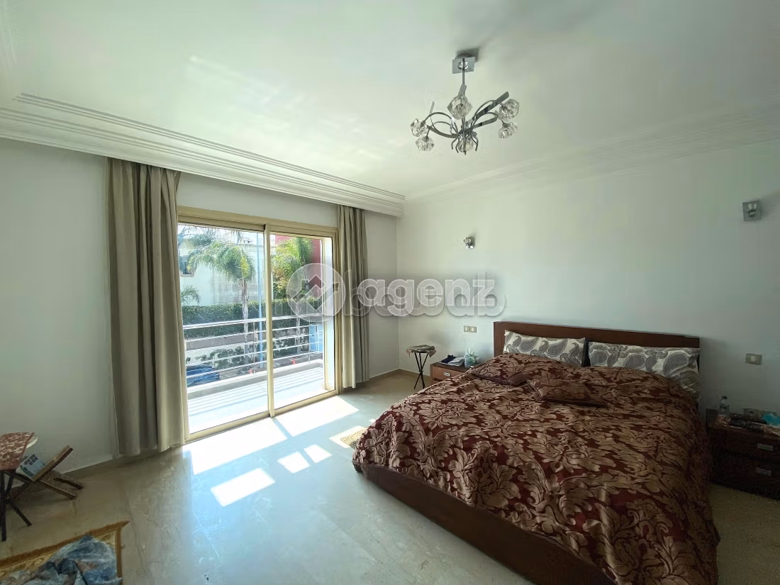 Nu te koop: villa's en luxe woningen in Laymoune. Totale oppervlakte 240 m². Tuin en garage