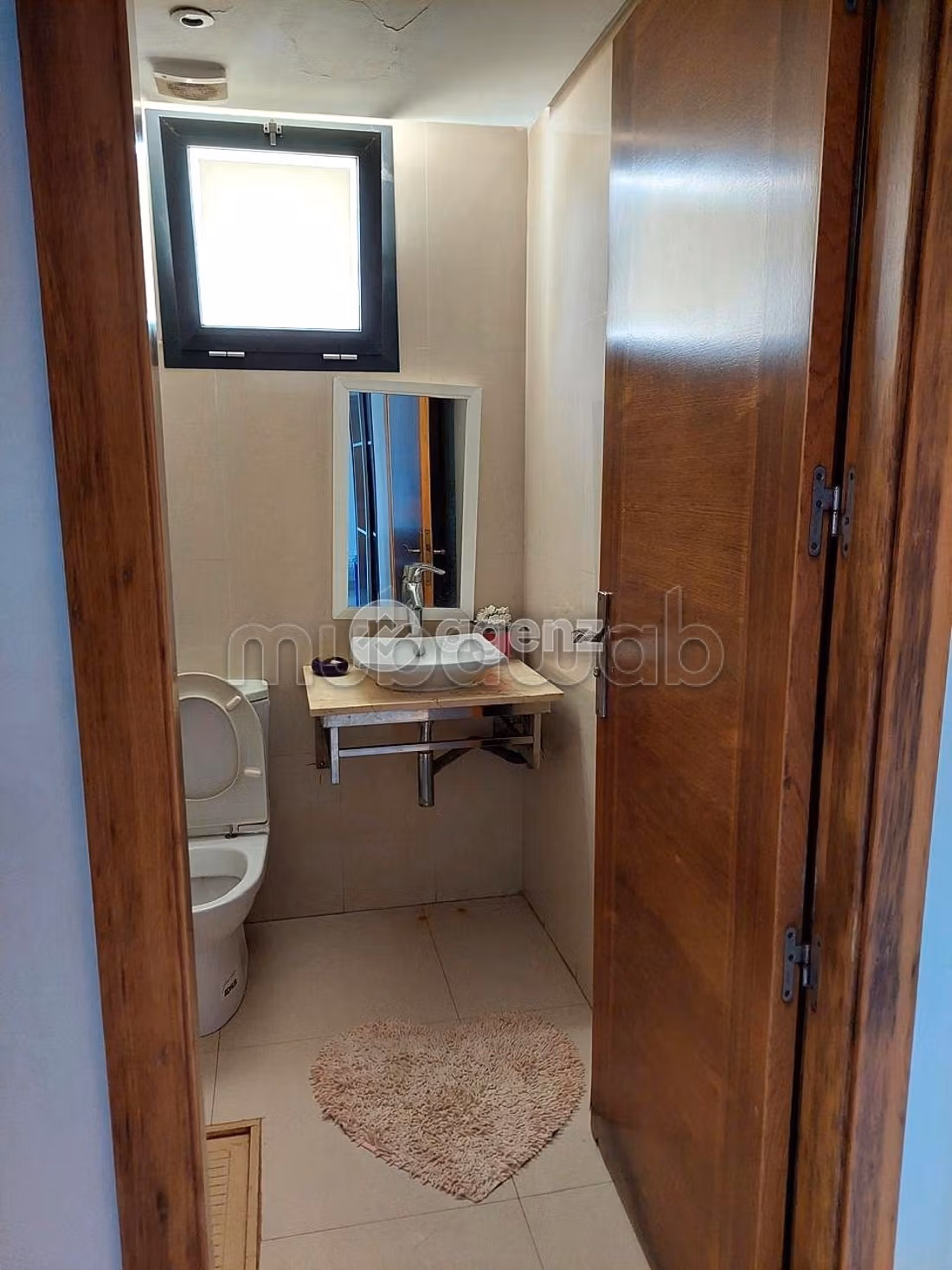 Vendita di uno splendido appartamento. 2 camere da letto. Terrazzo e garage
