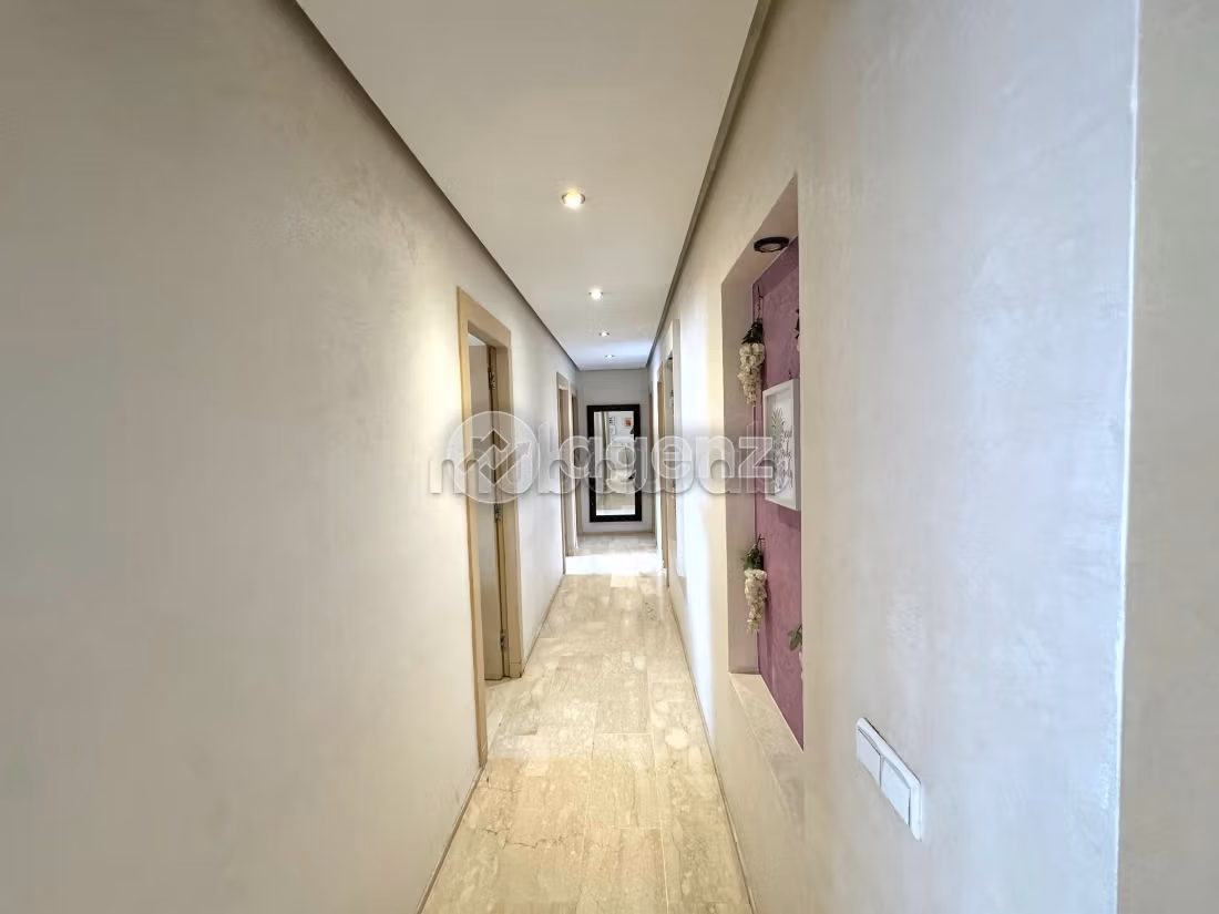 Se vende piso en Guéliz. 3 dormitorios. Con garaje y ascensor