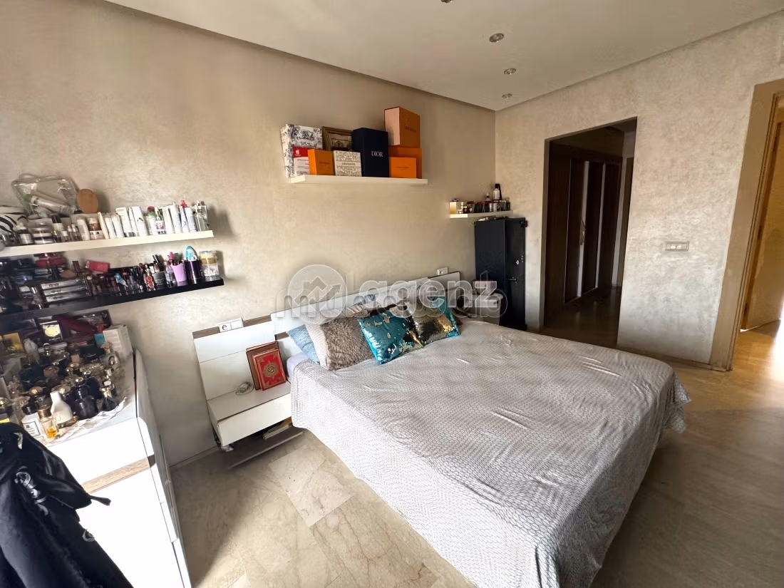 Se vende piso en Guéliz. 3 dormitorios. Con garaje y ascensor