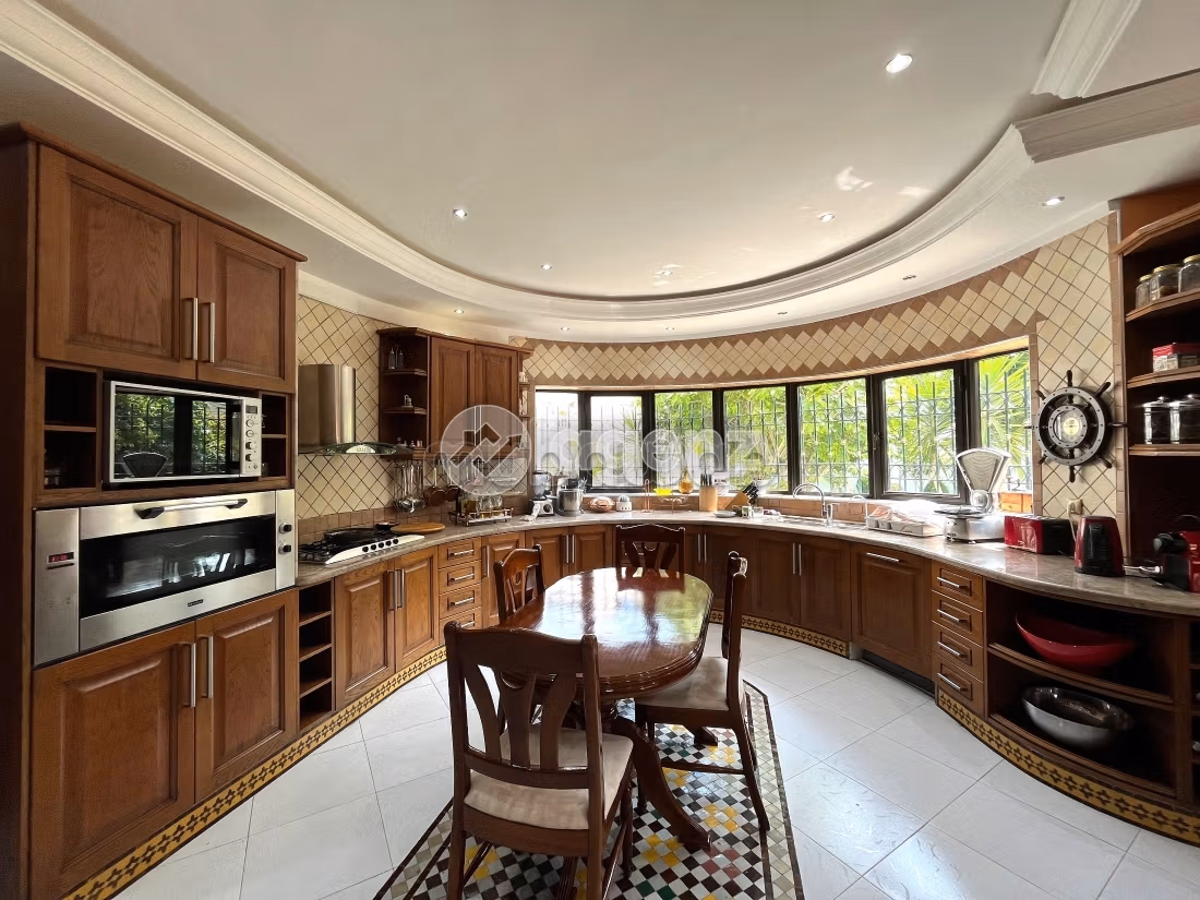 Villa à vendre 1 200 m², 7 chambres Bel Air Val fleuri Tanger