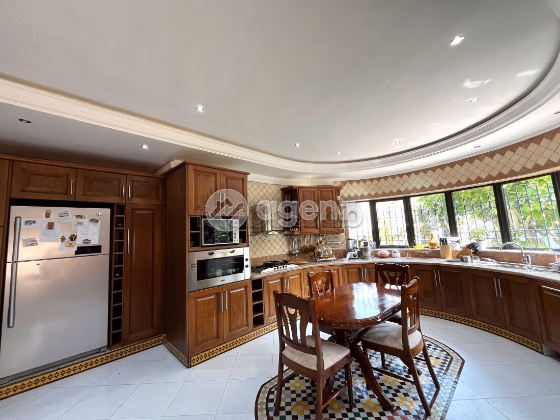 Villa à vendre 1 200 m², 7 chambres Bel Air Val fleuri Tanger