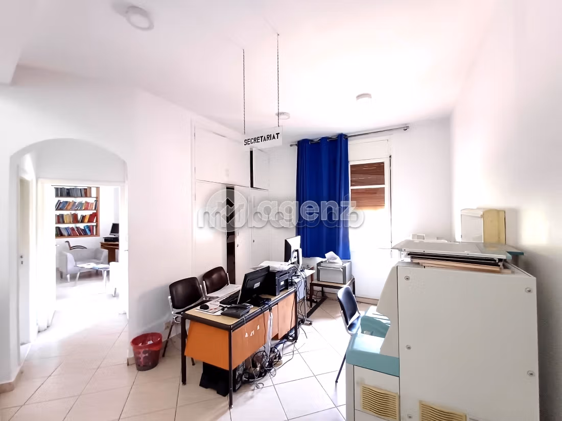 Magnífica villa en venta en Les princesses. Pequeña superficie 325 m². Mobiliario