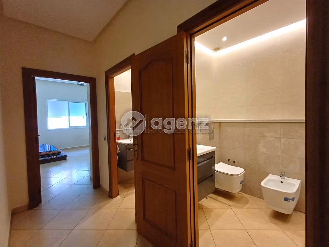 Fabulous apartment for sale. Area 143 m². No Lift, Balcony