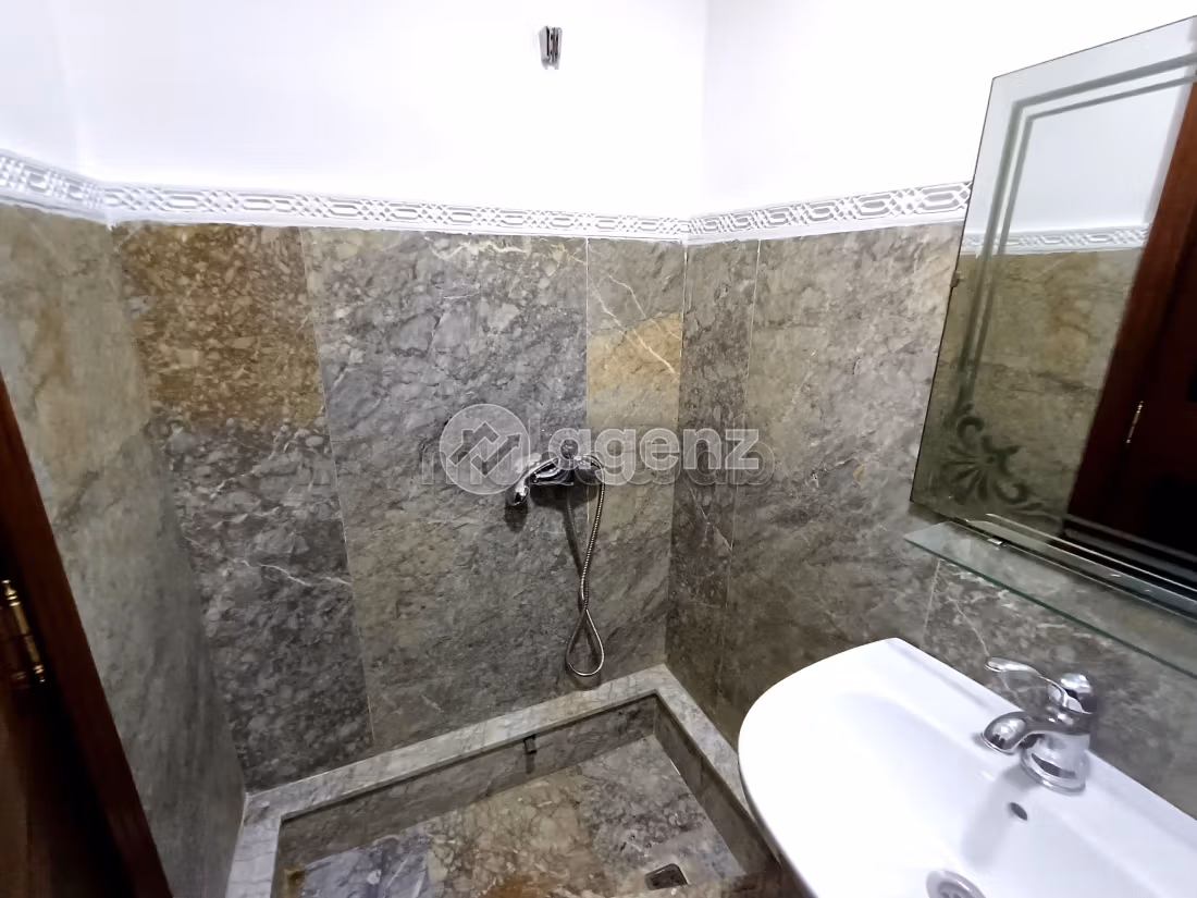 Villa à vendre 327 m², 5 chambres Hay Jdid Fès