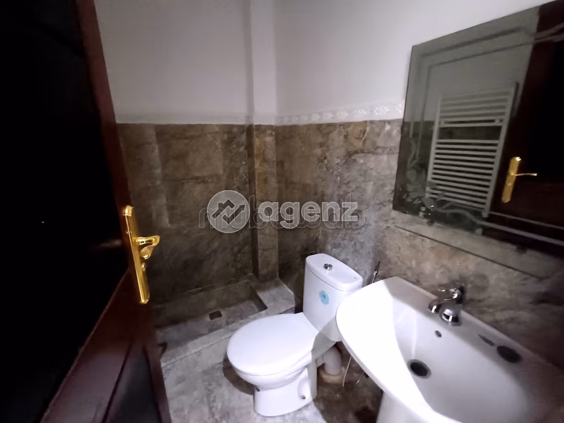 Villa à vendre 327 m², 5 chambres Hay Jdid Fès
