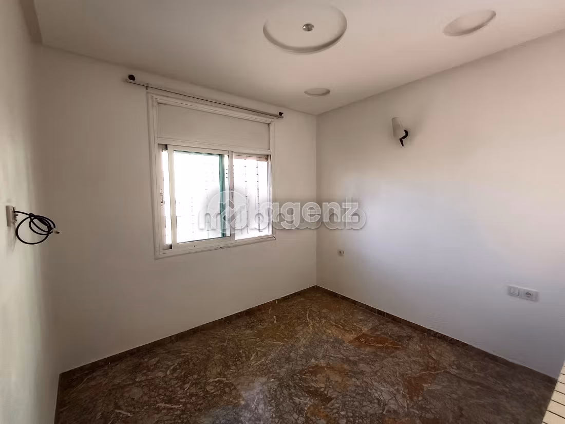 Villa à vendre 327 m², 5 chambres Hay Jdid Fès