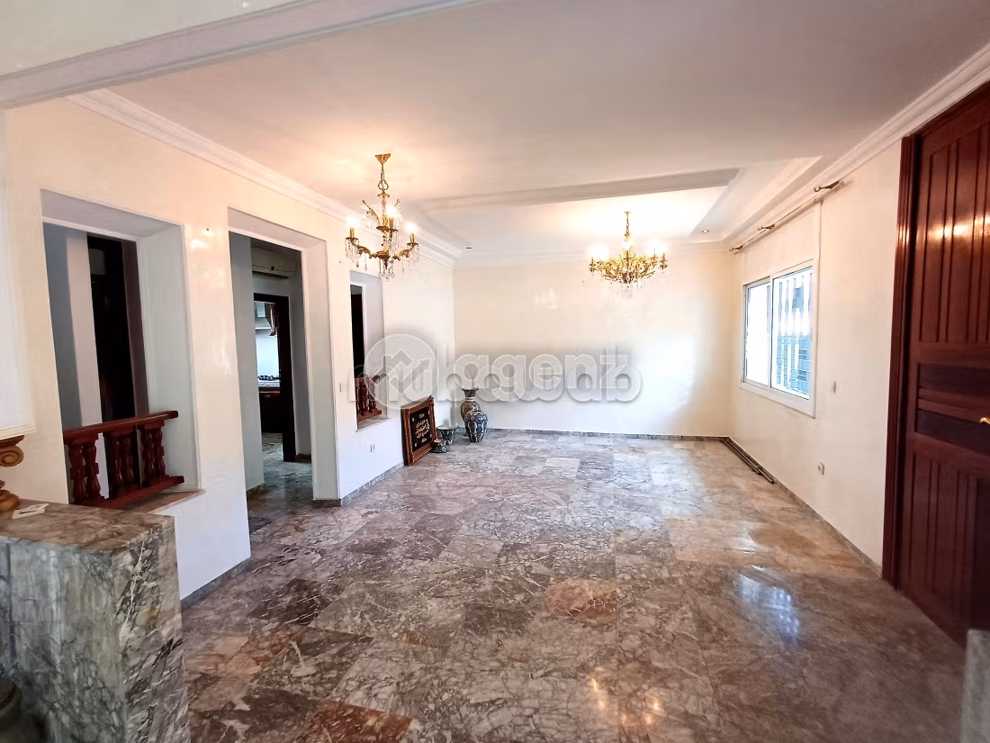 Villa à vendre 327 m², 5 chambres Hay Jdid Fès