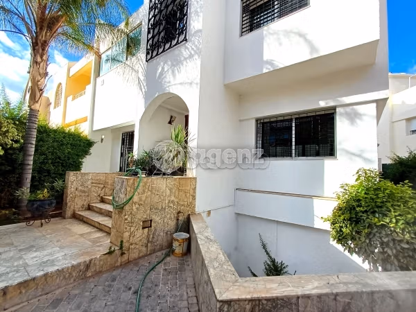 Villa à vendre 327 m², 5 chambres Hay Jdid Fès