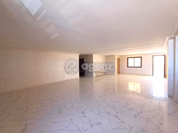 Offices for sale in Amerchich. Total area 98 m². Lift and parking