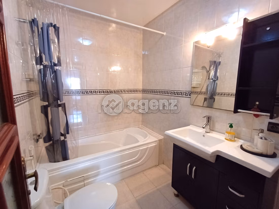 Piso en venta en Roches Noires. 2 bonitas habitaciones. Con ascensor y terraza
