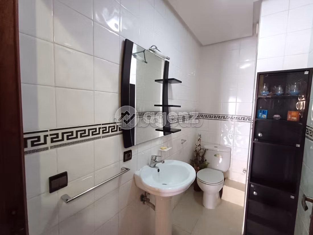 Piso en venta en Roches Noires. 2 bonitas habitaciones. Con ascensor y terraza