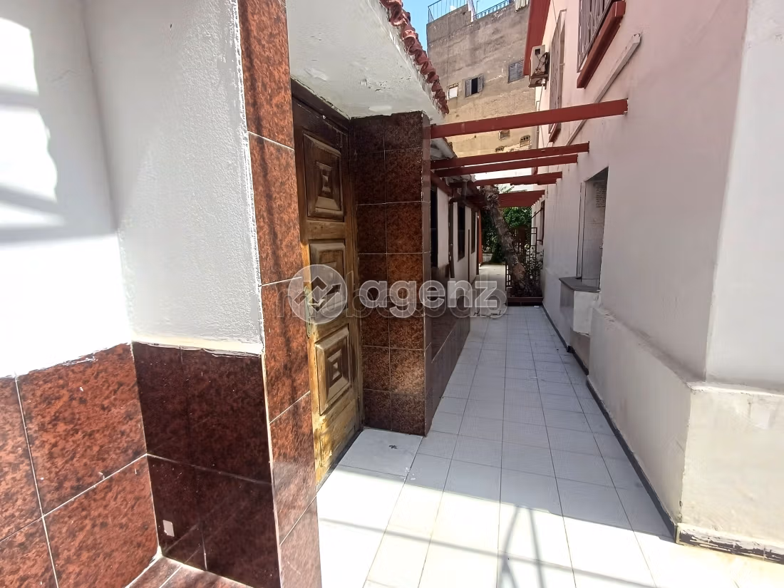 Villa à vendre 300 m², 3 chambres Moulay Youssef Casablanca