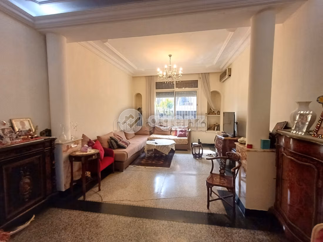 Villa à vendre 300 m², 3 chambres Moulay Youssef Casablanca