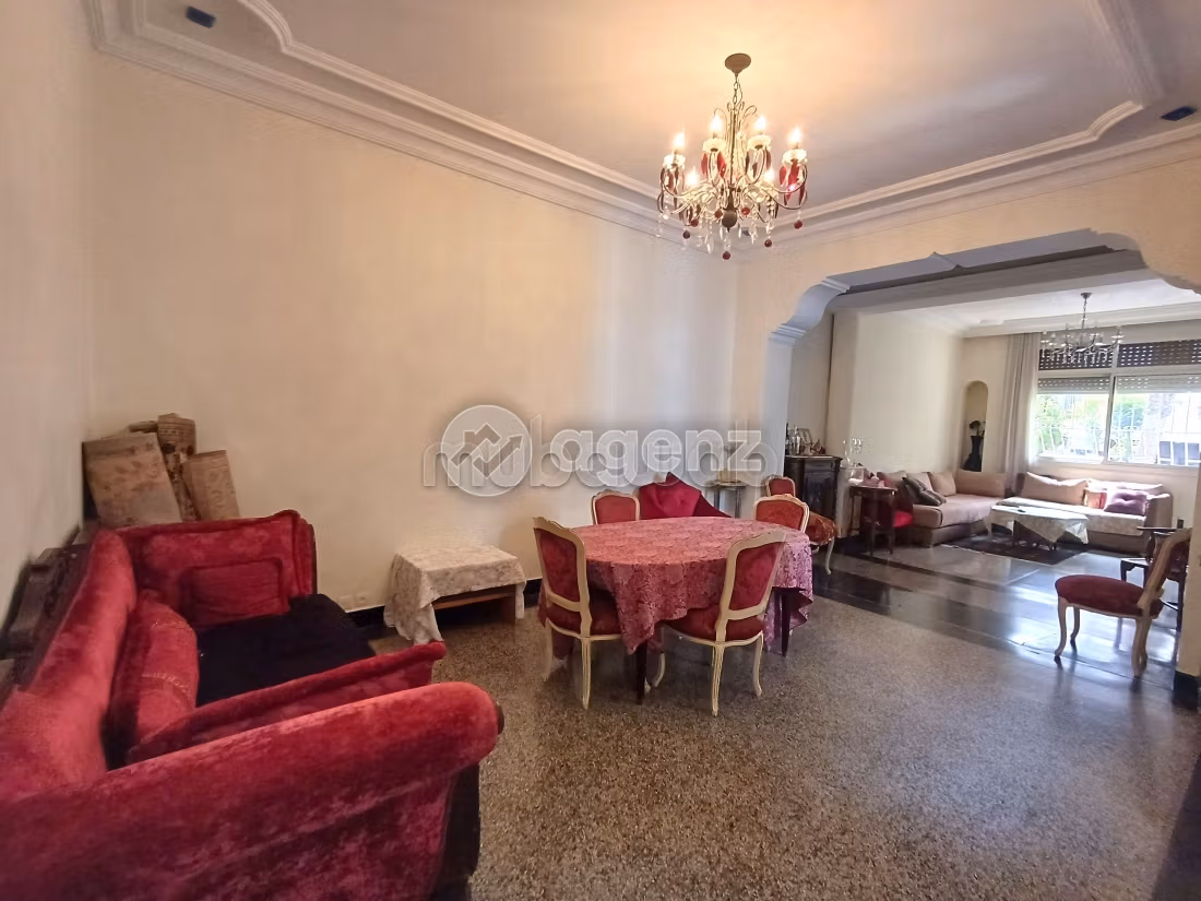Villa à vendre 300 m², 3 chambres Moulay Youssef Casablanca