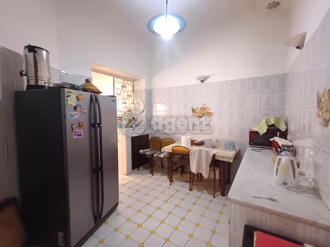 Villa à vendre 300 m², 3 chambres Moulay Youssef Casablanca