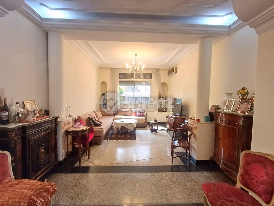 Villa à vendre 300 m², 3 chambres Moulay Youssef Casablanca