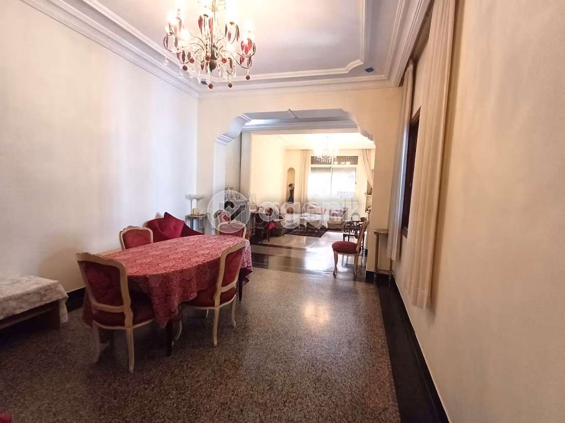 Villa à vendre 300 m², 3 chambres Moulay Youssef Casablanca