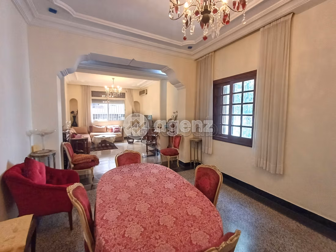 Villa à vendre 300 m², 3 chambres Moulay Youssef Casablanca