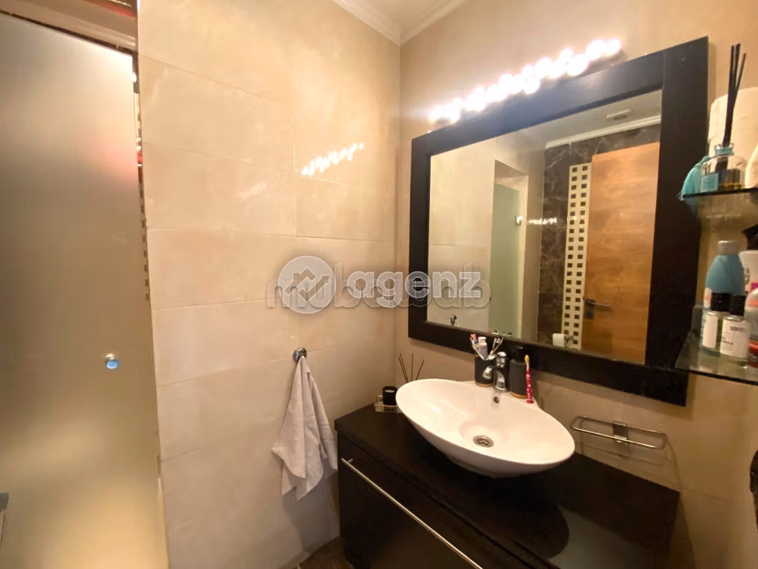 Appartement 201 m² f Les Hôpitaux — 14