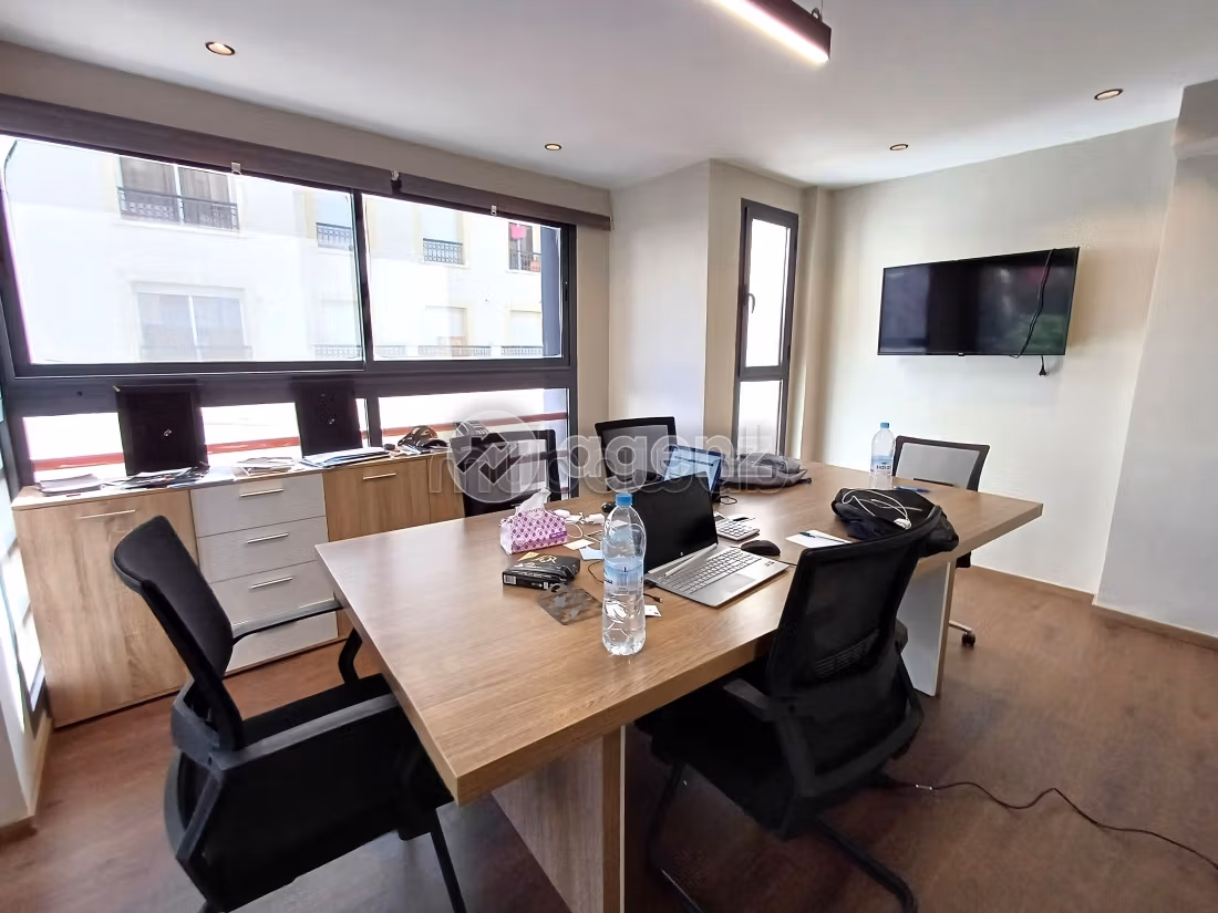 Oficinas en venta en Maârif Extension. Area 113 m². Con ascensor