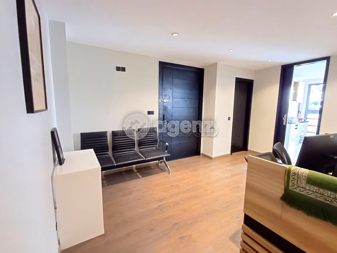Oficinas en venta en Maârif Extension. Area 113 m². Con ascensor