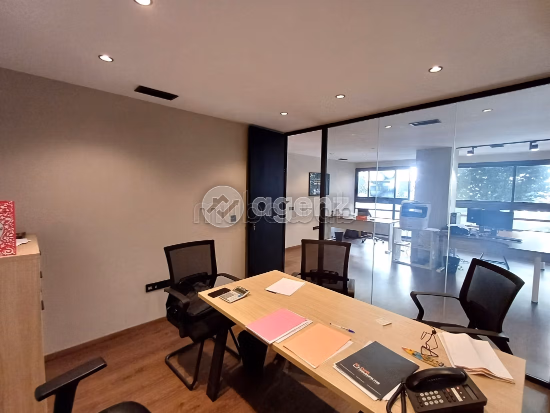 Oficinas en venta en Maârif Extension. Area 113 m². Con ascensor