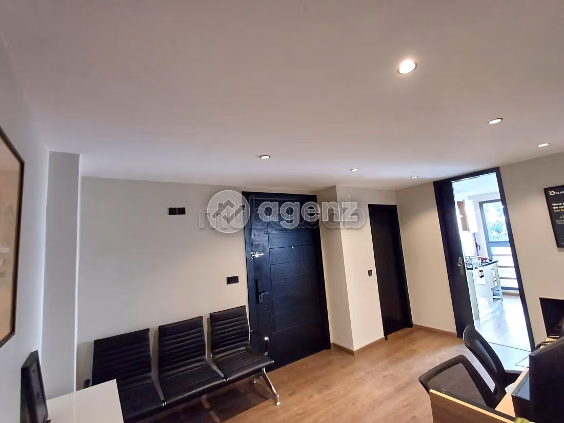 Oficinas en venta en Maârif Extension. Area 113 m². Con ascensor