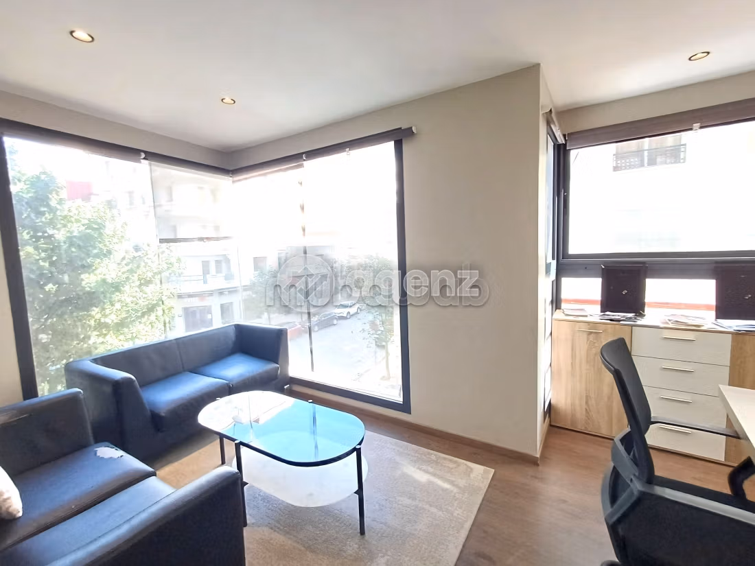 Oficinas en venta en Maârif Extension. Area 113 m². Con ascensor