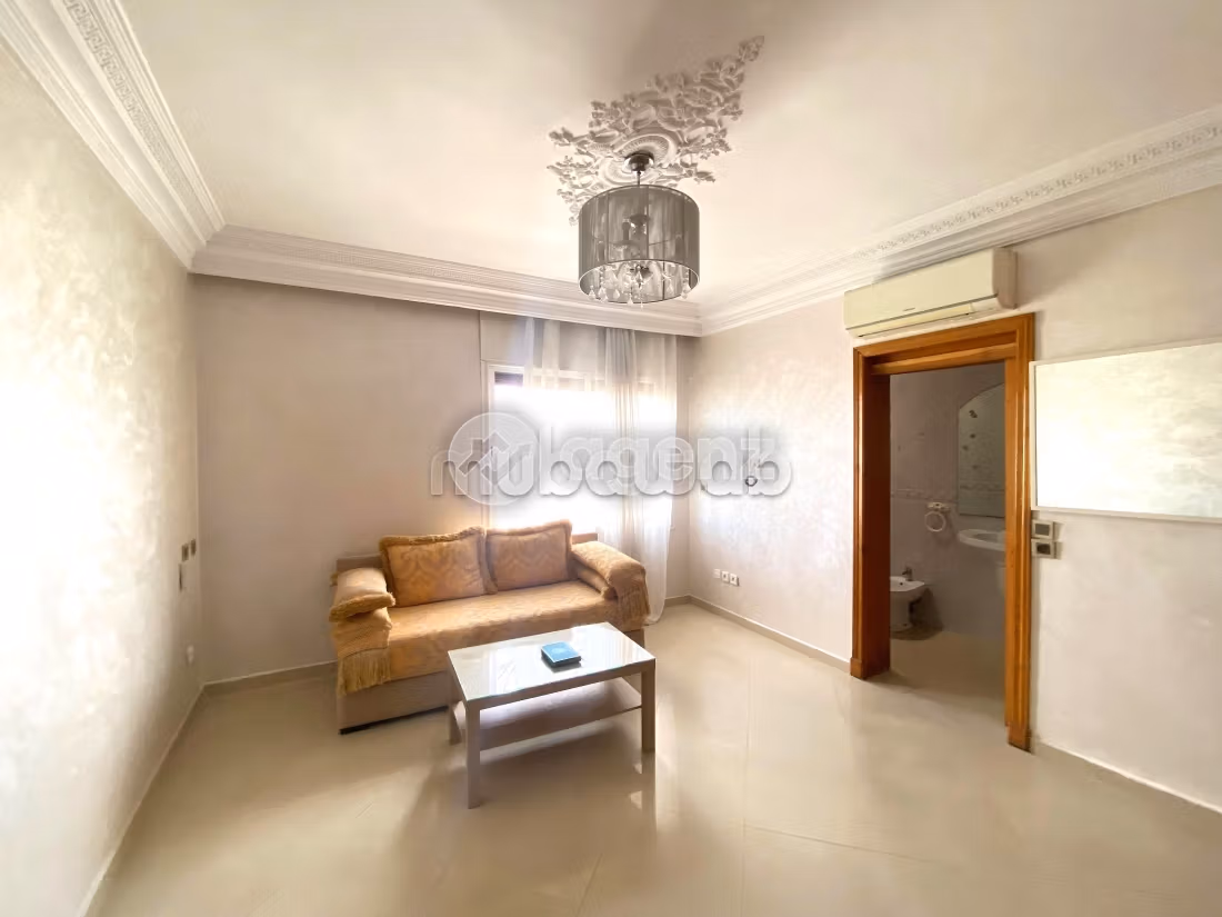 Villa di lusso in vendita. 5 belle camere da letto. Posto auto e giardino