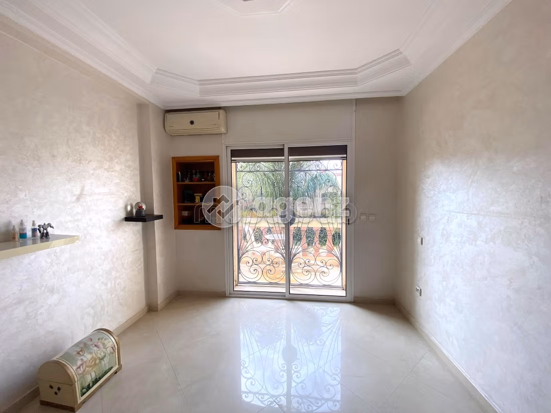 Villa di lusso in vendita. 5 belle camere da letto. Posto auto e giardino