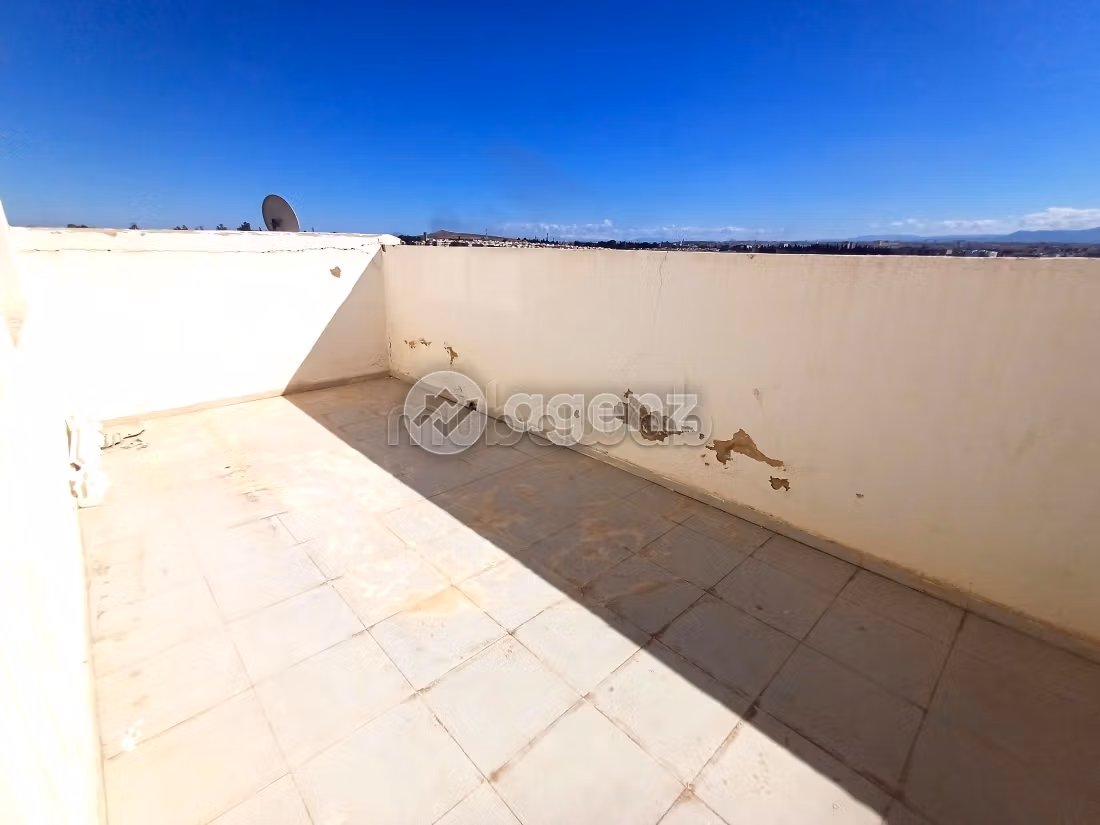 Bonito piso en venta en Nouvelle Ville. Area 56 m². Ascensor