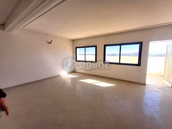 Bonito piso en venta en Nouvelle Ville. Area 56 m². Ascensor