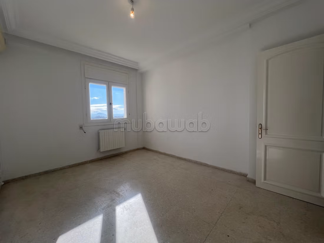 A vendre un appartement en S3 de 145m² à Ennasr 1