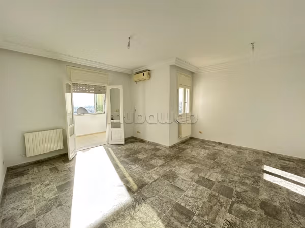 A vendre un appartement en S3 de 145m² à Ennasr 1
