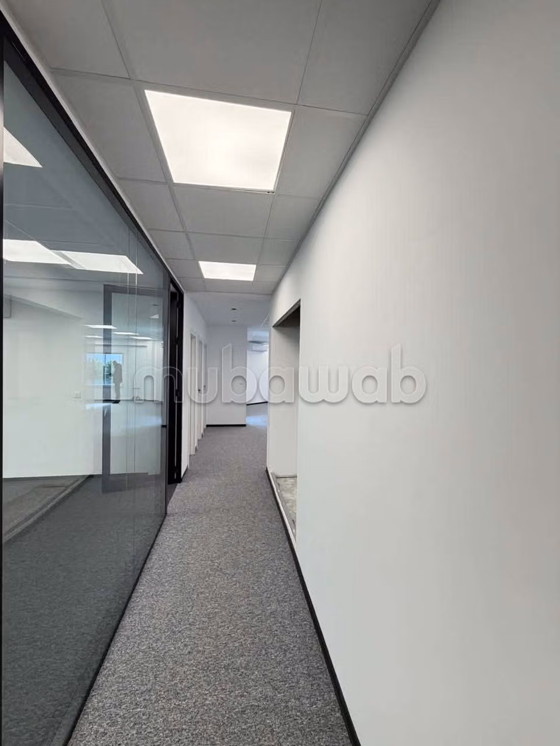 A louer plateau neuf moderne de 300m²avc terrasse au Lac 1
