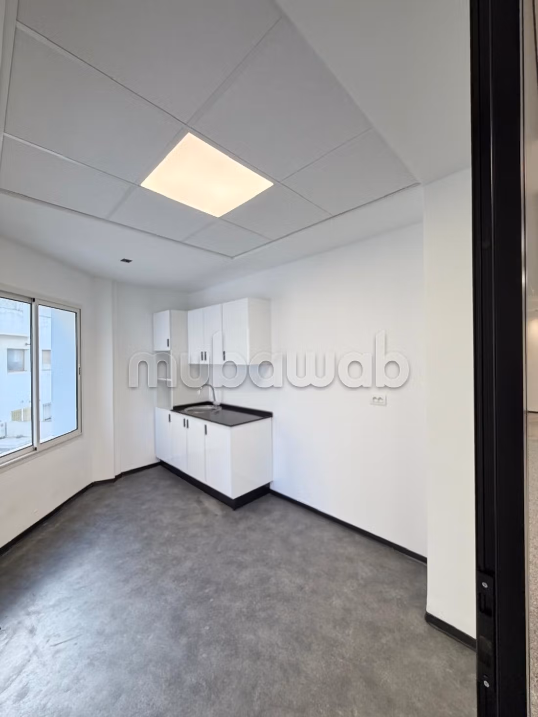 A louer plateau neuf moderne de 300m²avc terrasse au Lac 1