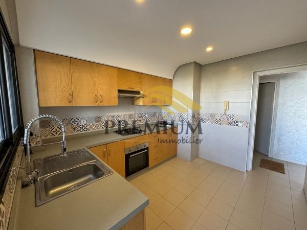 شقة رائعة للايجار بالرياض. 2 غرف جميلة. مصعد ومرآب