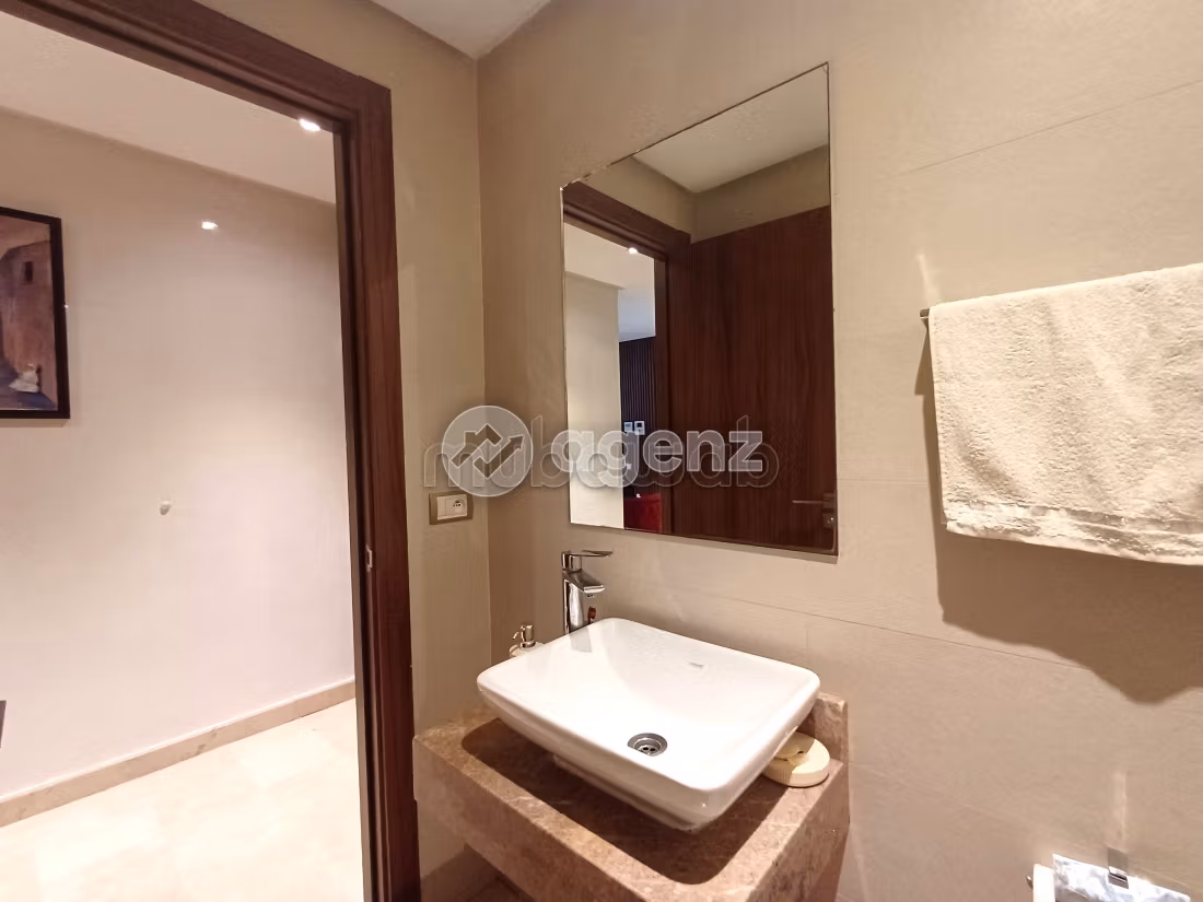 Vendita appartamento a Maârif. Superficie totale 108 m². Ascensore e terrazzo