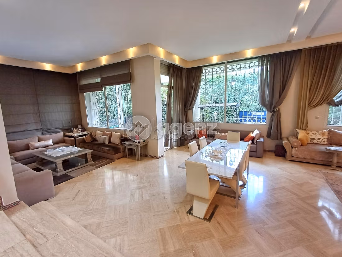 Villa à vendre 616 m², 6 chambres Sidi Maarouf Casablanca