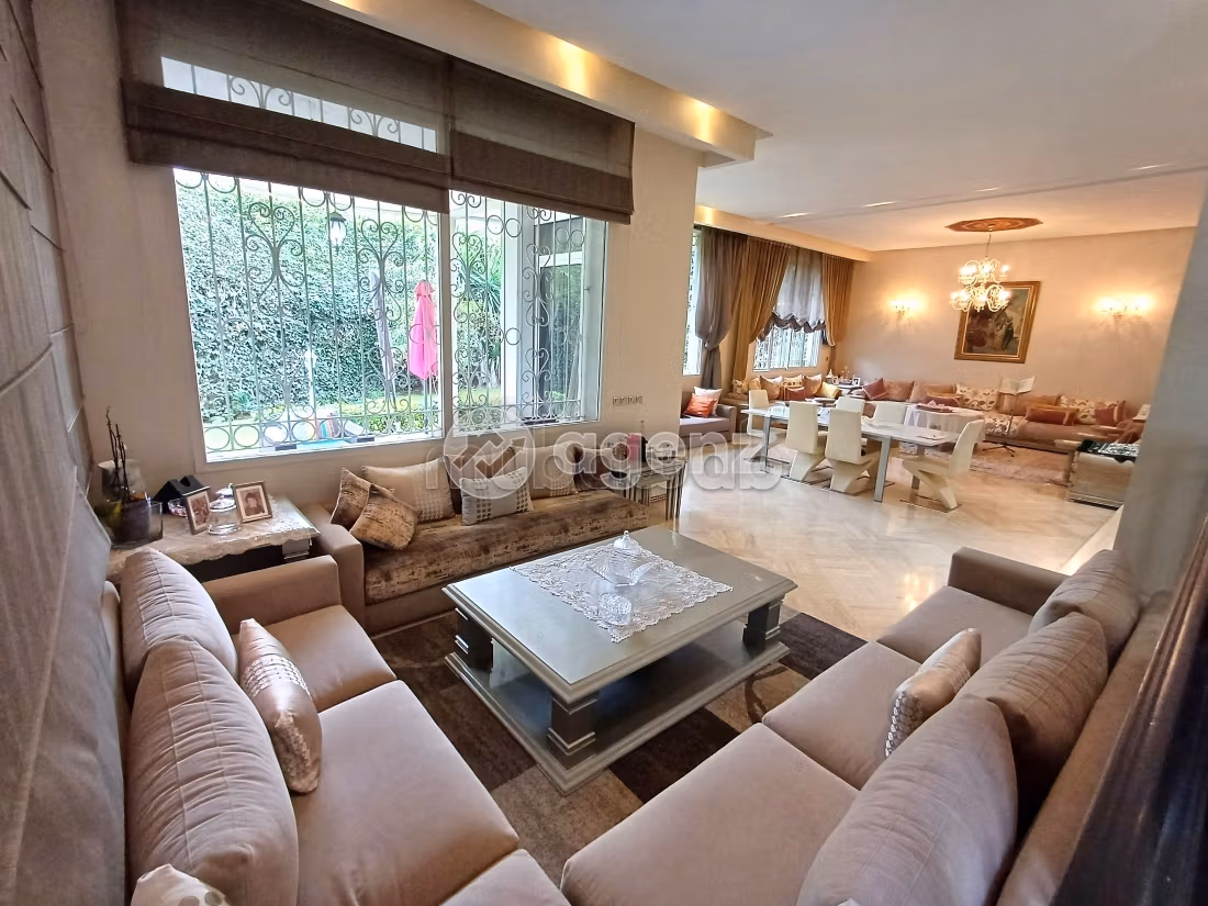 Villa à vendre 616 m², 6 chambres Sidi Maarouf Casablanca