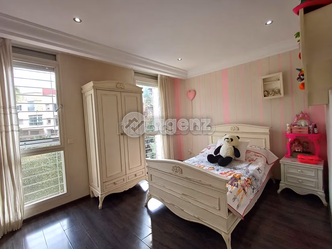 Villa à vendre 616 m², 6 chambres Sidi Maarouf Casablanca