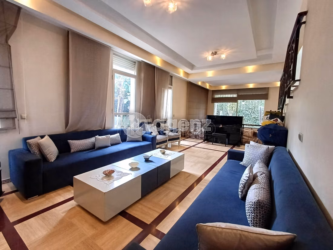 Villa à vendre 616 m², 6 chambres Sidi Maarouf Casablanca