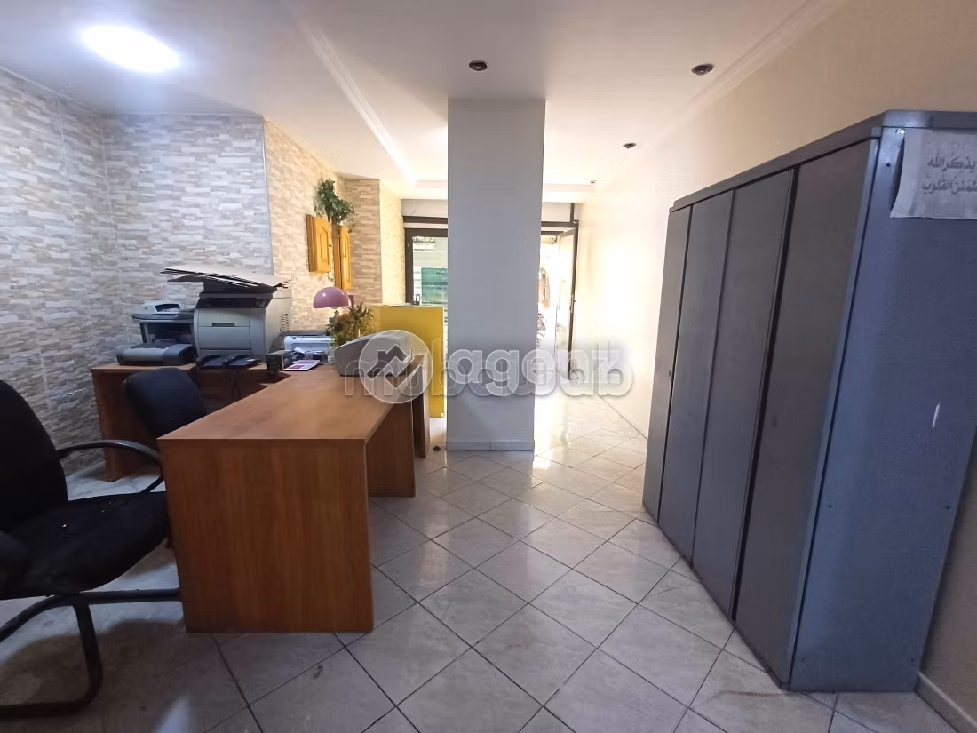 مكاتب ومحلات للبيع بالمعاريف امتداد. 3 غرف ممتازة